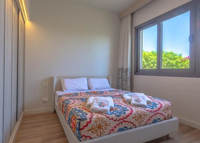 Fanadir Marina Private Pool 3br شقة *